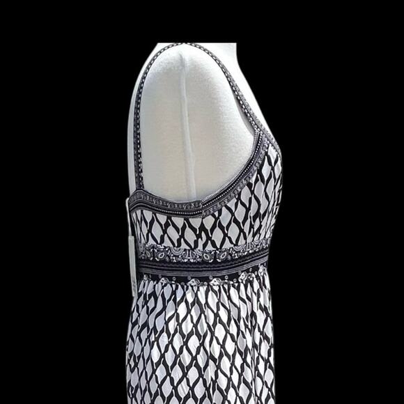 Grifflin Paris Size Medium Black and White Maxi Eastern Patterned Women's Dress - Picture 2 of 13